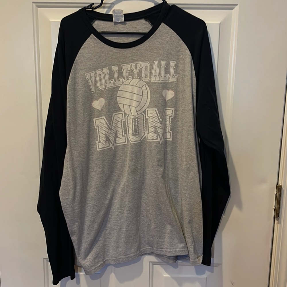 Volleyball size 2XL LONG SLEEVE SHIRT black sleeves